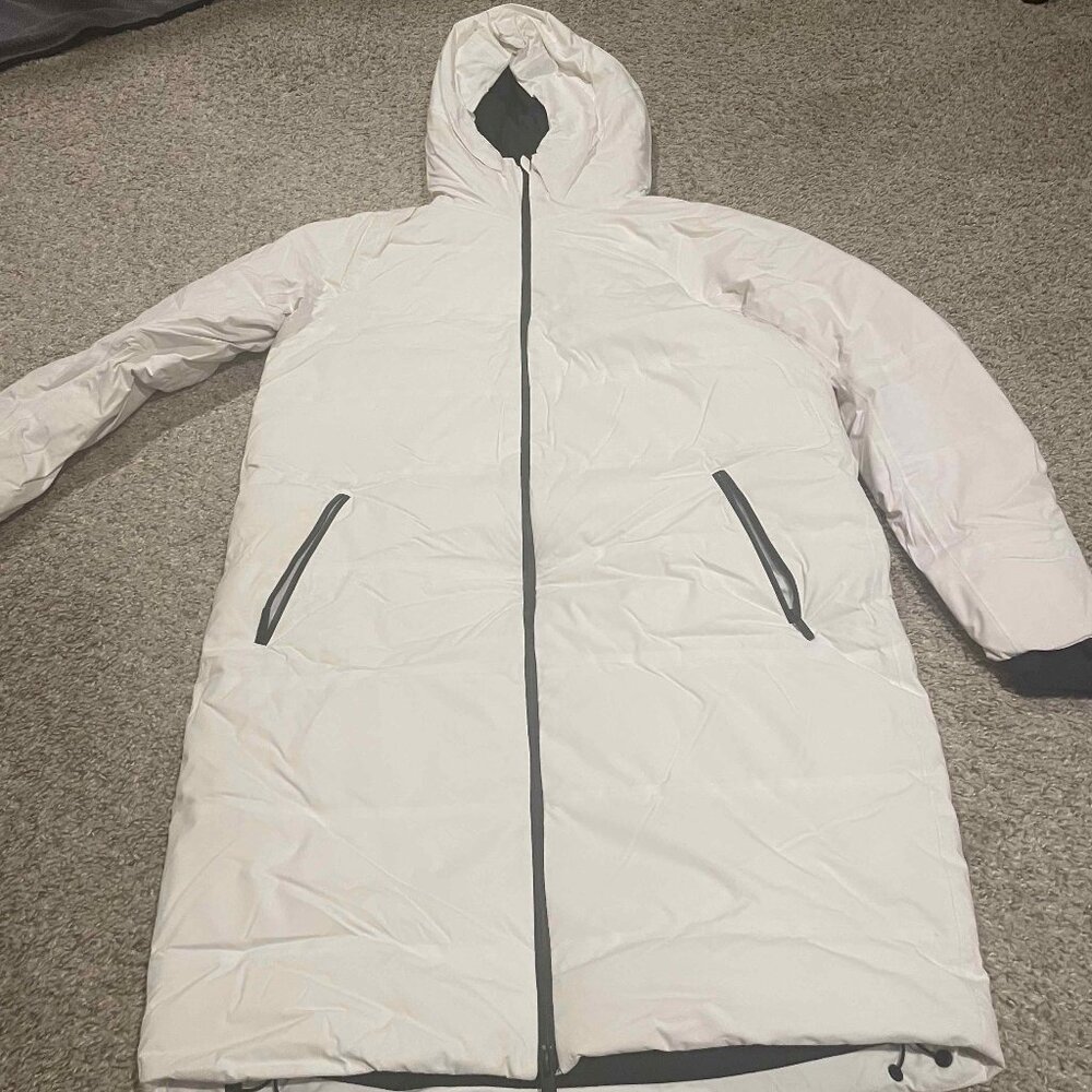 Hard to find - Lululemon Slush Hour Parka size 6 in White